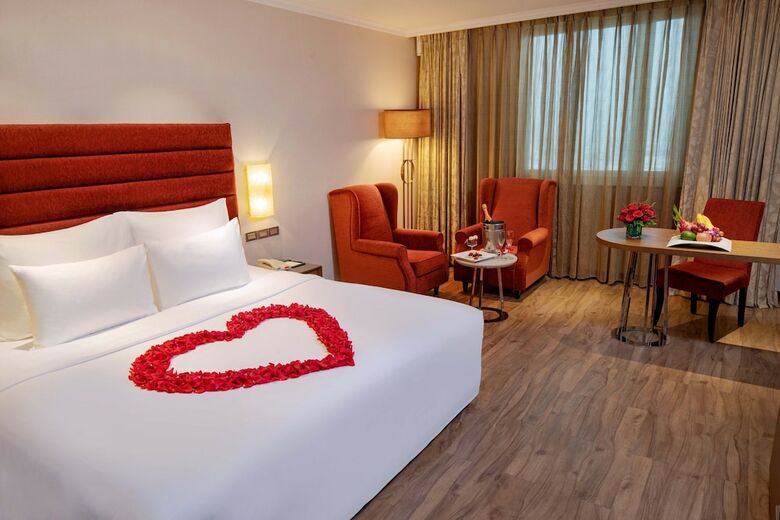 Windsor Plaza Hotel