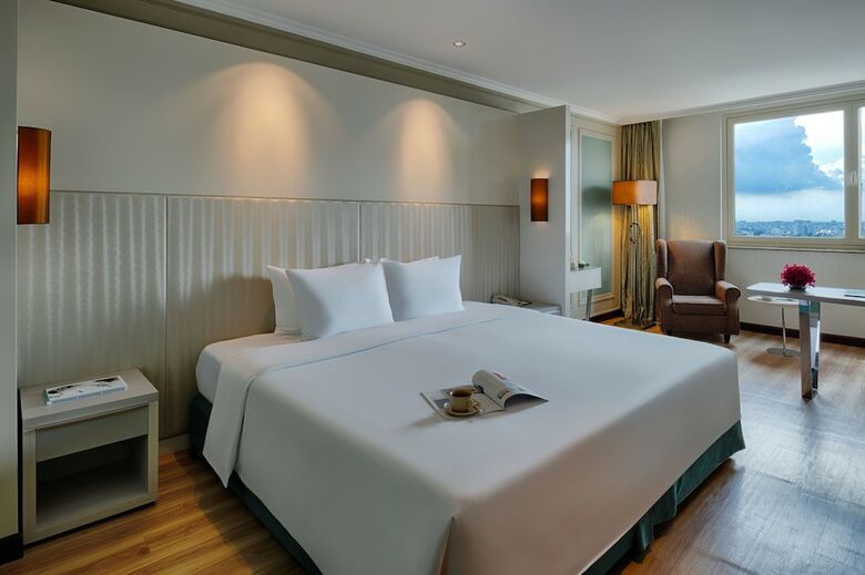 Windsor Plaza Hotel