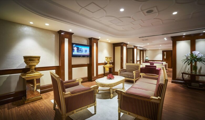 Windsor Plaza Hotel