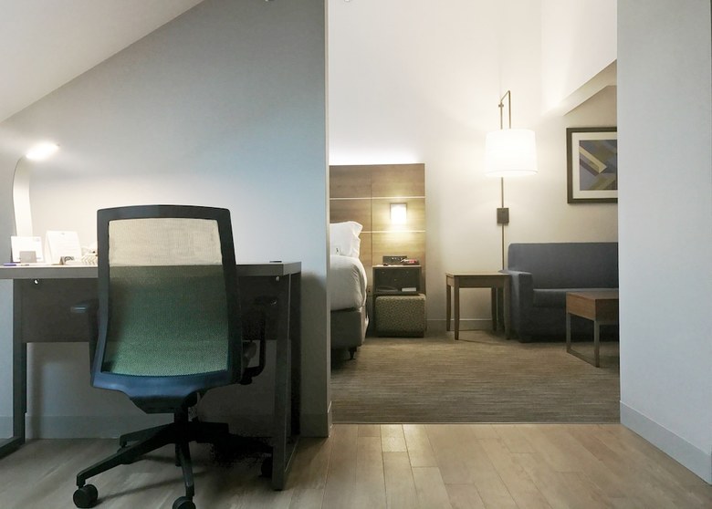 Holiday Inn Express Hotel & Suites White River Junction