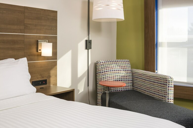Holiday Inn Express Hotel & Suites White River Junction