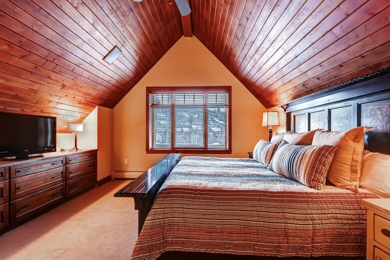 Bachelor Gulch Village