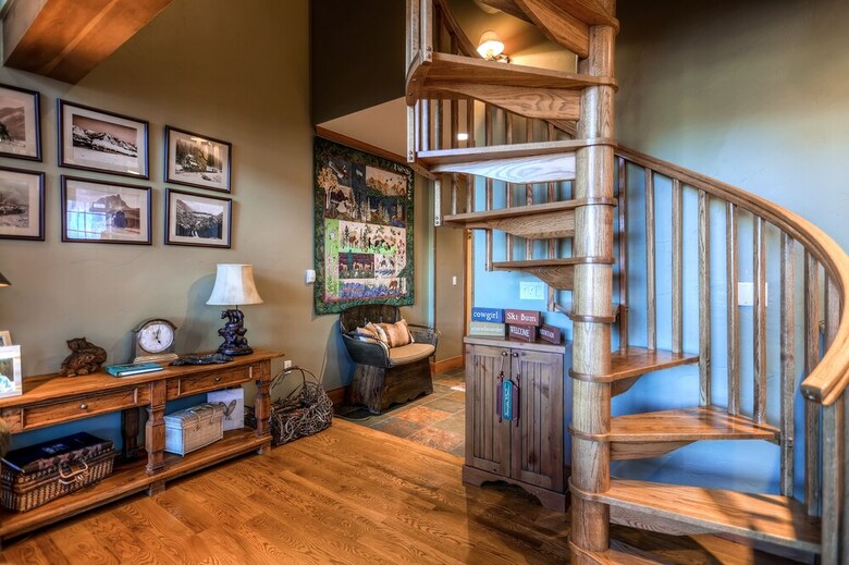 Bachelor Gulch Village