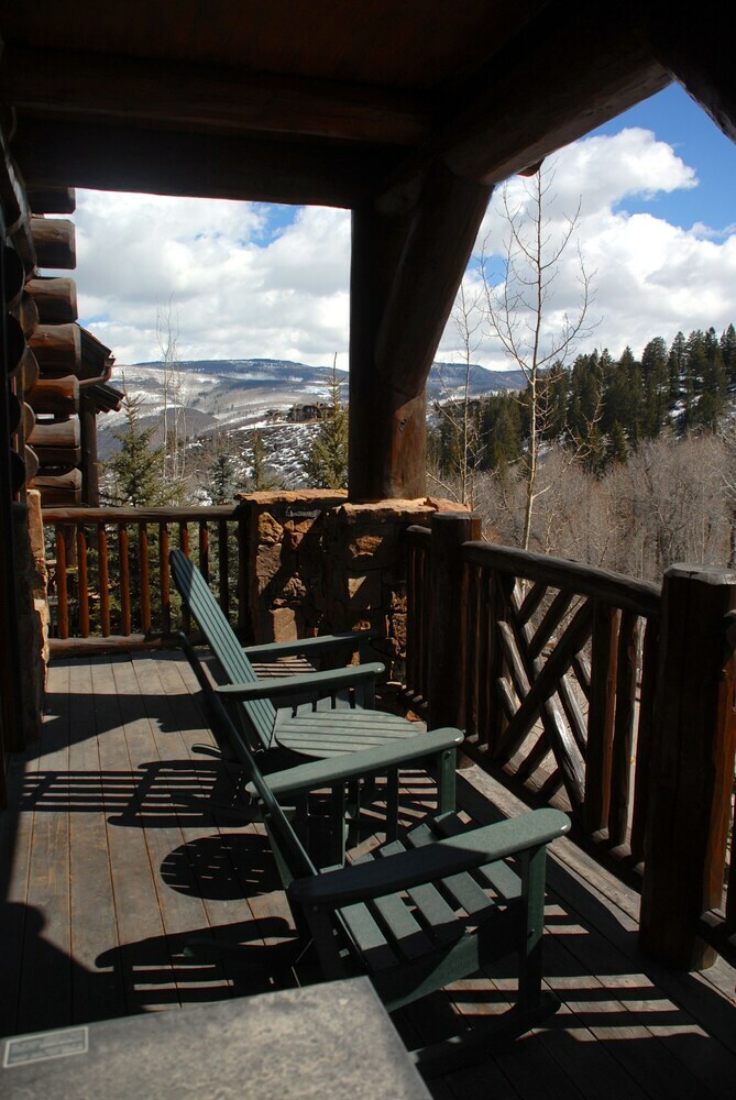 Bachelor Gulch Village