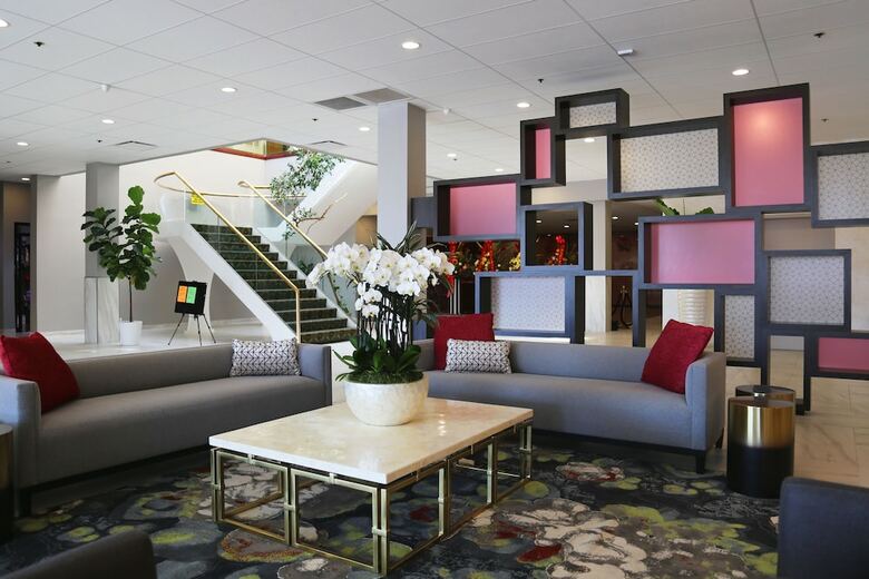 Lincoln Hotel Surestay Collection By Best Western