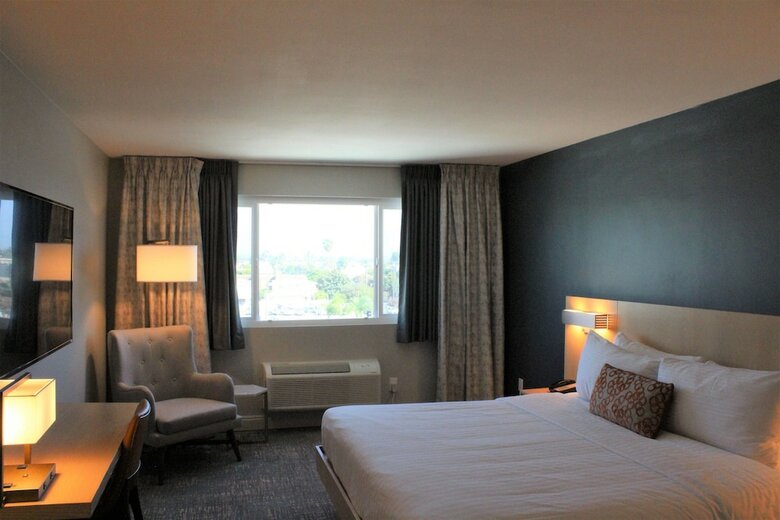 Lincoln Hotel Surestay Collection By Best Western