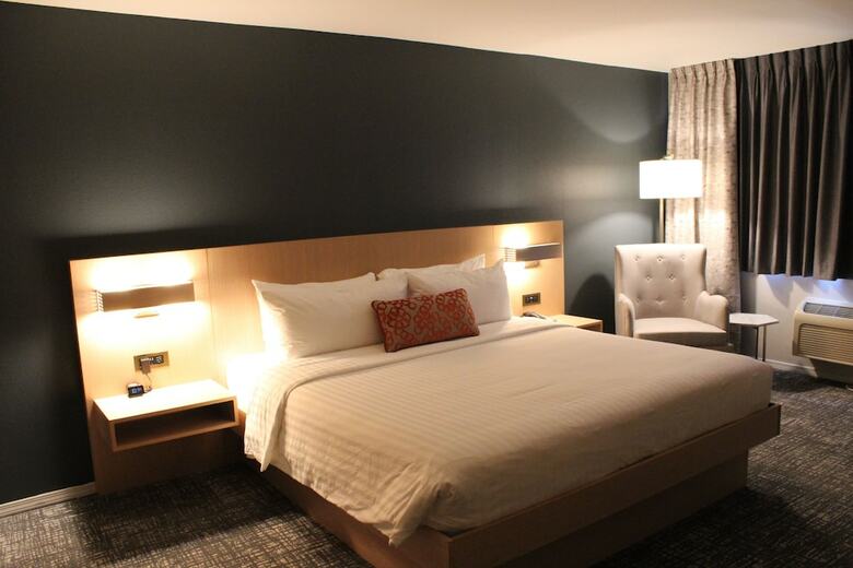 Lincoln Hotel Surestay Collection By Best Western