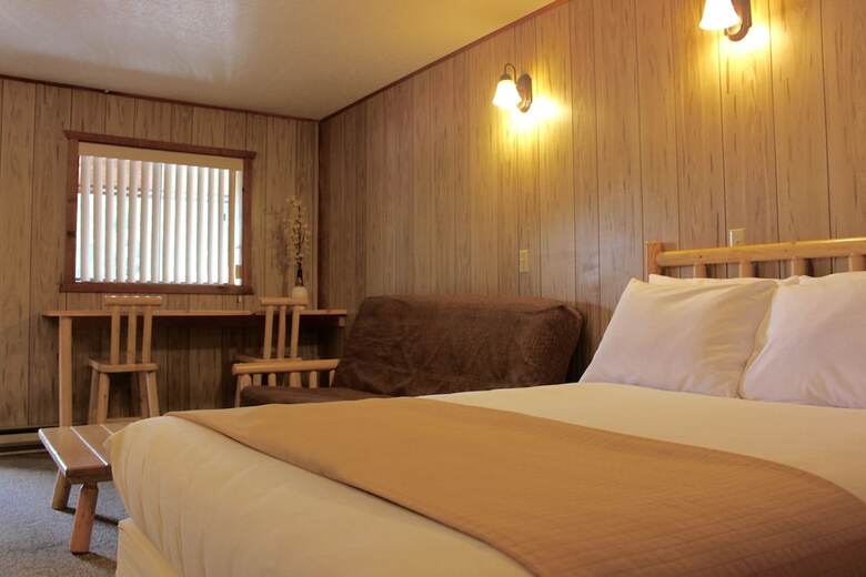 Hotel The Rustic Inn