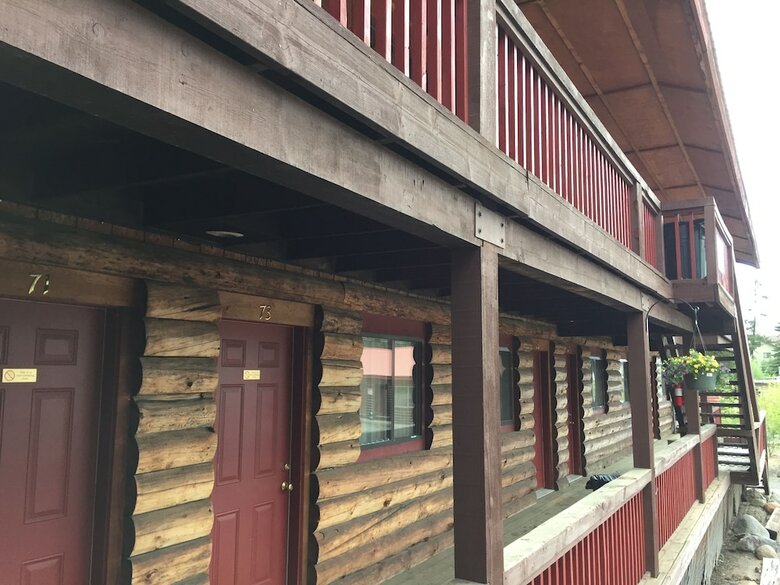Hotel The Rustic Inn
