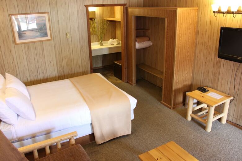 Hotel The Rustic Inn