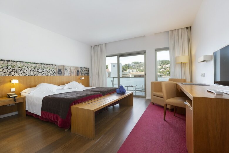 Hotel Aimia