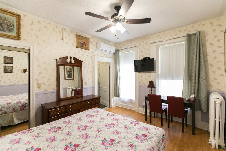 Hotel Prince Street Suites