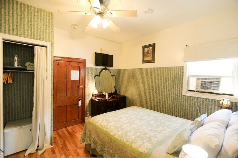 Hotel Prince Street Suites