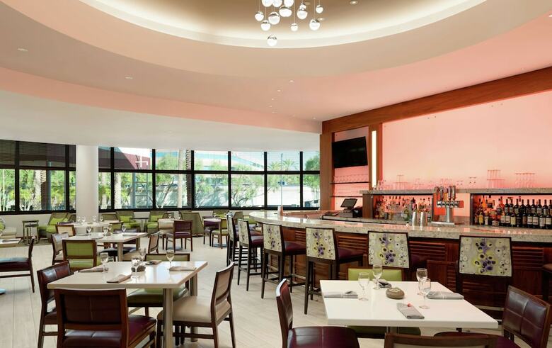 Hotel Doubletree Suites By Hilton Phoenix