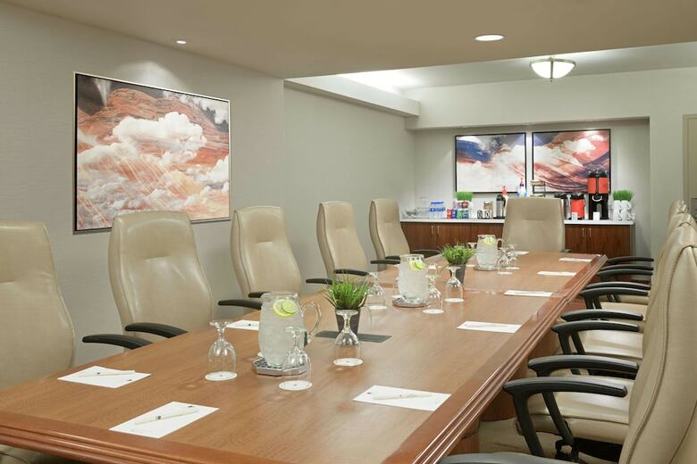 Hotel Doubletree Suites By Hilton Phoenix