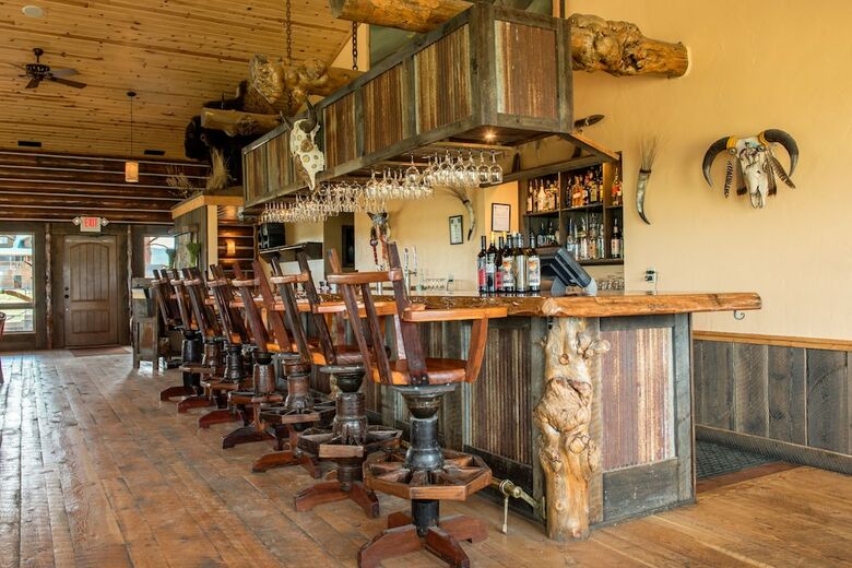 Cabana Bar N Ranch