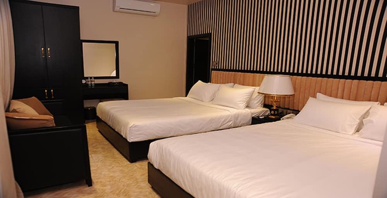 Bezel Hotel