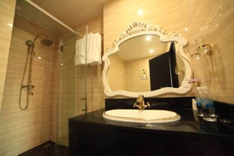 Bezel Hotel