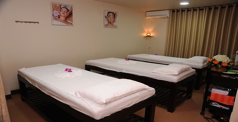 Bezel Hotel