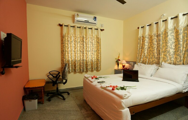 Hotel Ample Inn