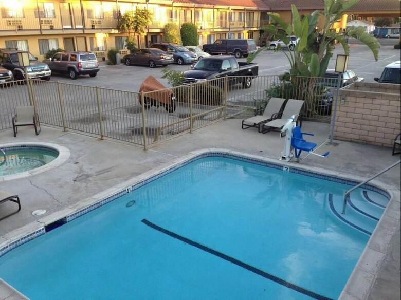 Motel Fullerton Inn