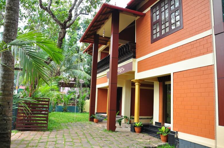 Hotel Varkala Beach Resort
