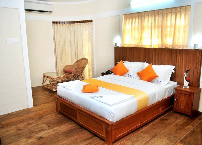 Hotel Varkala Beach Resort
