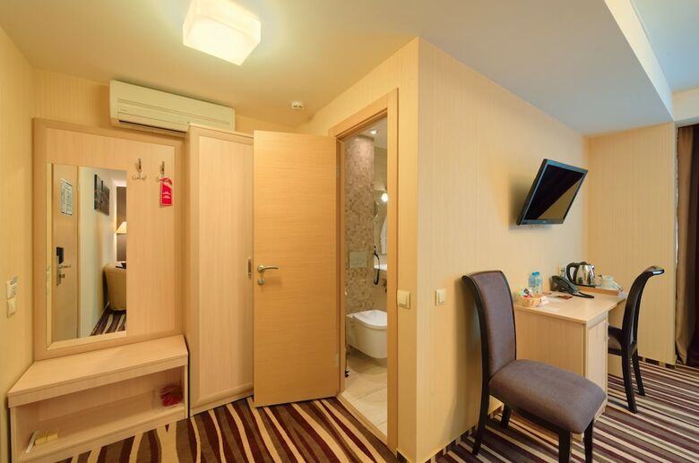 Degas Lite Hotel