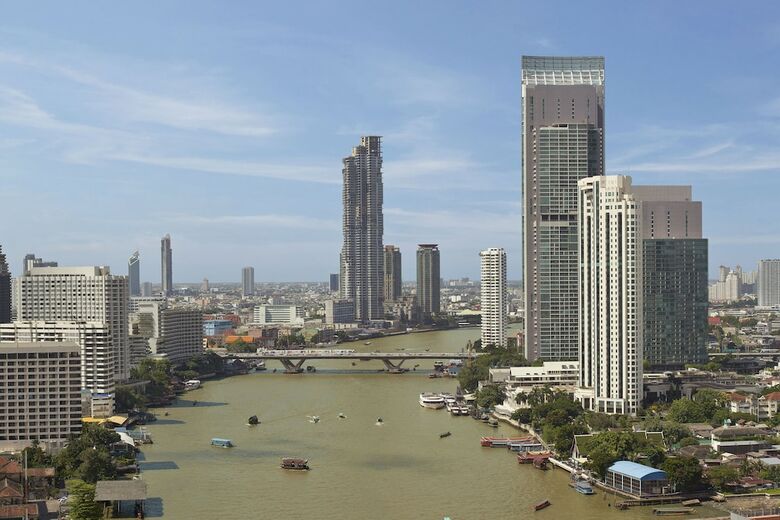 Royal Orchid Sheraton Hotel & Towers