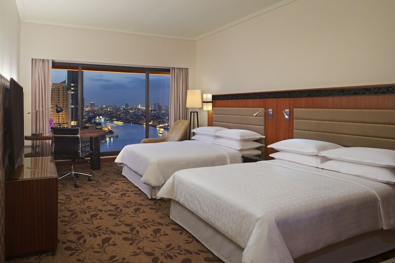 Royal Orchid Sheraton Hotel & Towers