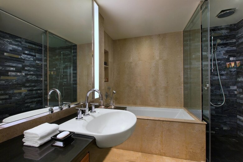 Royal Orchid Sheraton Hotel & Towers