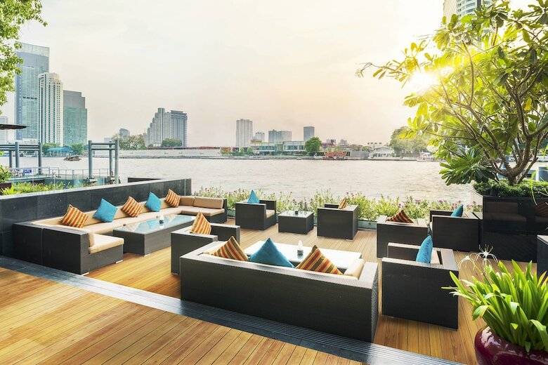 Royal Orchid Sheraton Hotel & Towers
