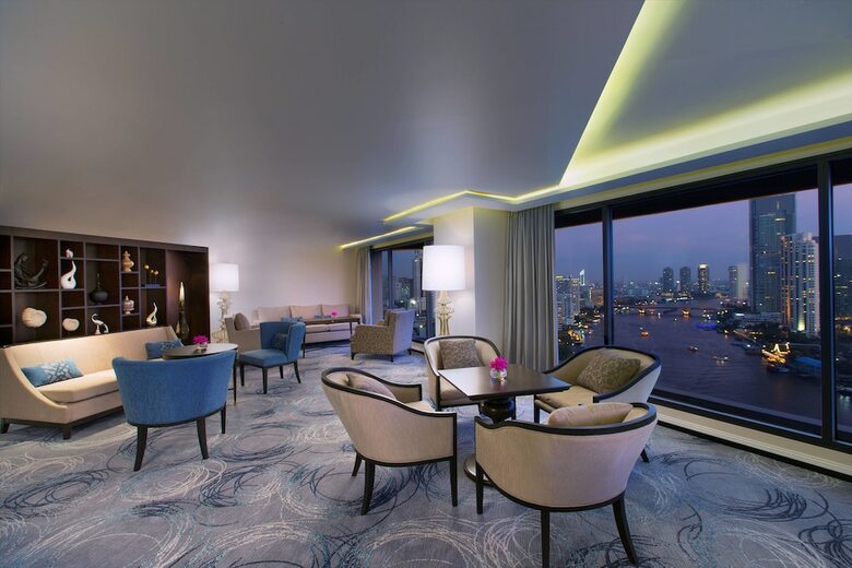 Royal Orchid Sheraton Hotel & Towers