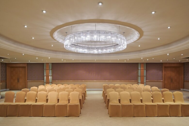 Royal Orchid Sheraton Hotel & Towers