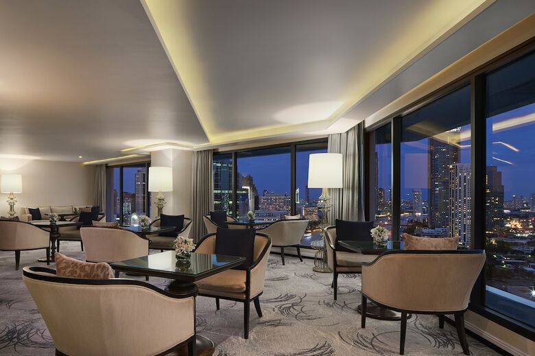 Royal Orchid Sheraton Hotel & Towers