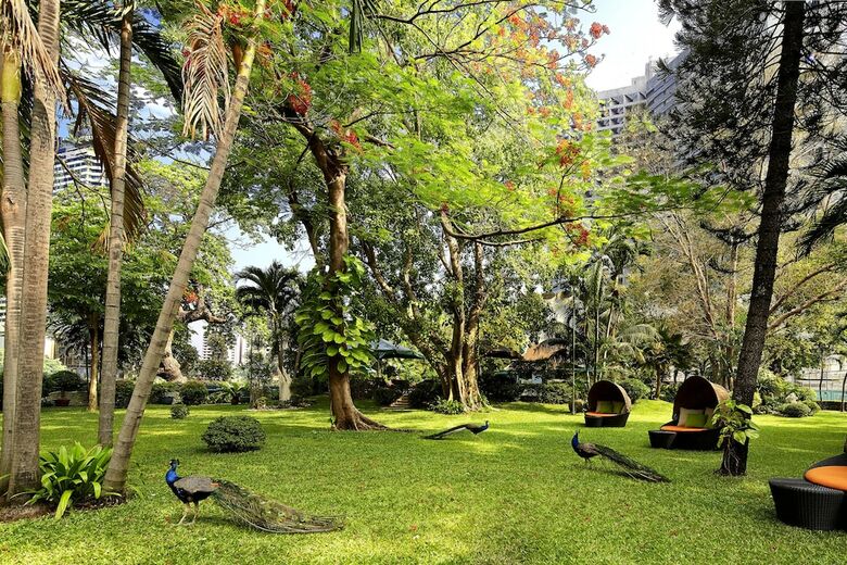 Royal Orchid Sheraton Hotel & Towers