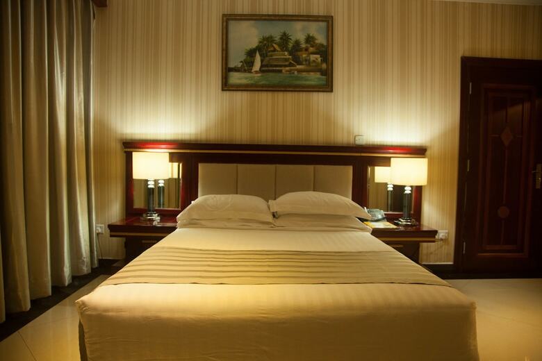 Peacock Hotel