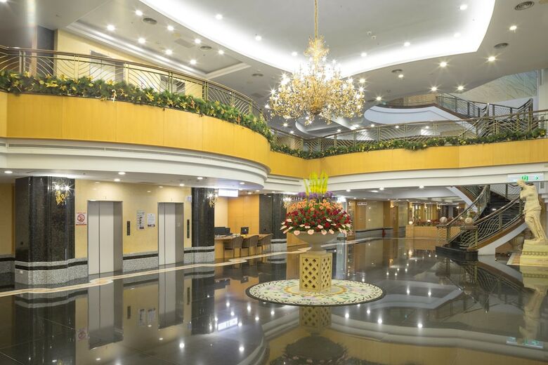 Hotel Le Beau Max Resort