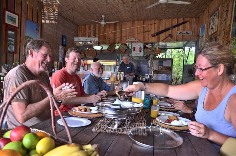 Posada Bremer Island Banubanu Beach Retreat
