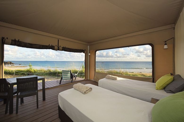 Posada Bremer Island Banubanu Beach Retreat