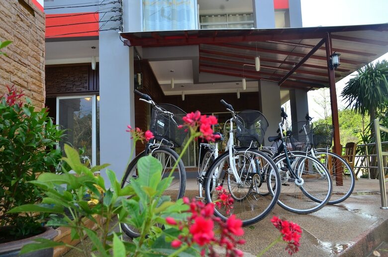 Hotel Lanta Nice Beach House