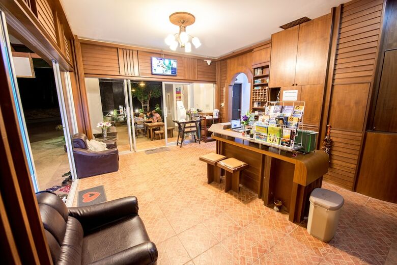 Hotel Lanta Nice Beach House