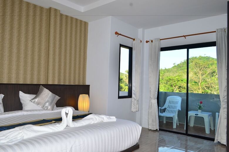 Hotel Lanta Nice Beach House