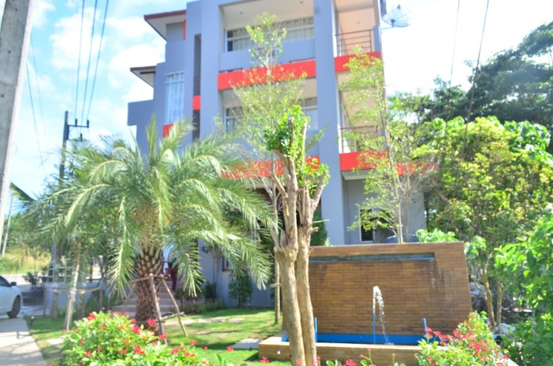 Hotel Lanta Nice Beach House