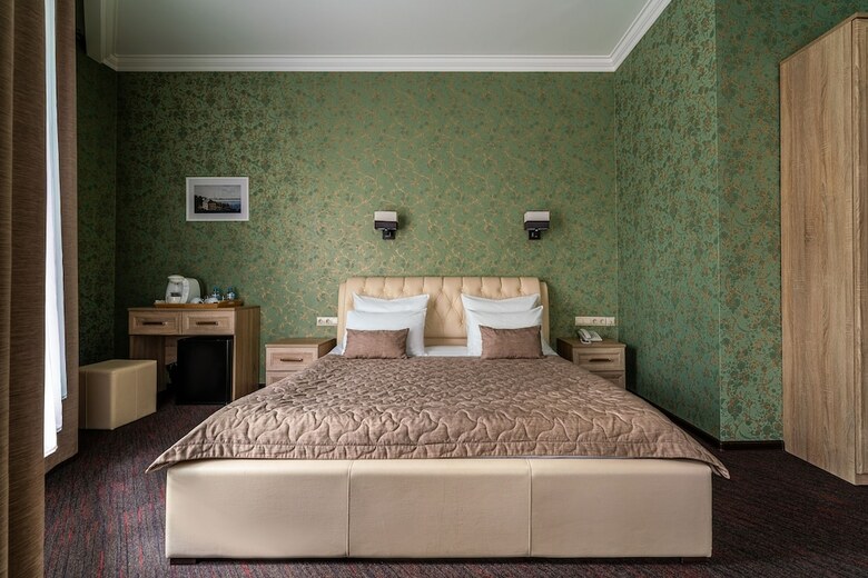 Kravt Hotel