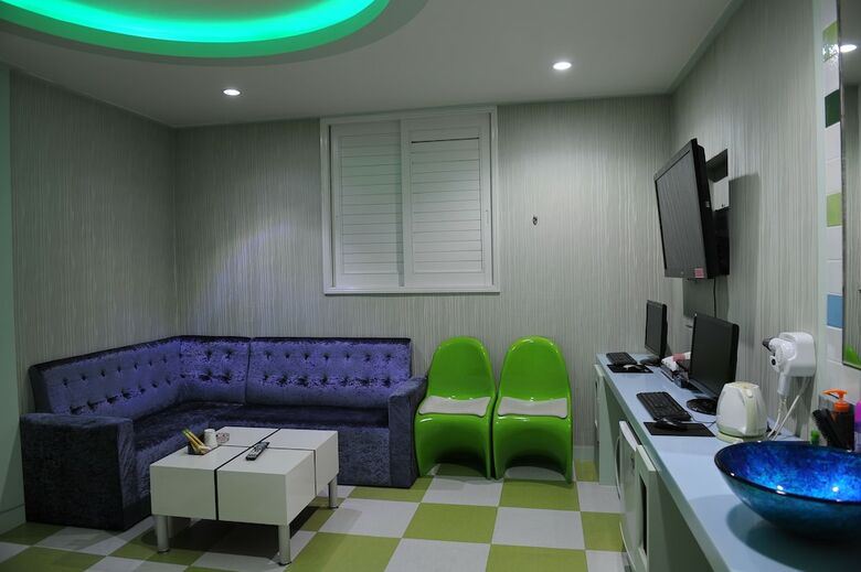 Hotel S Motel