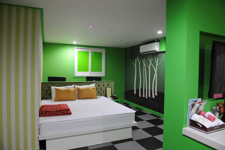 Hotel S Motel