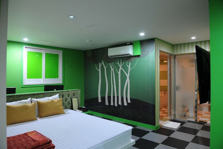 Hotel S Motel