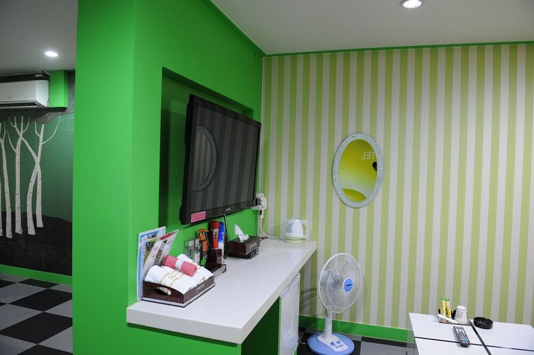 Hotel S Motel