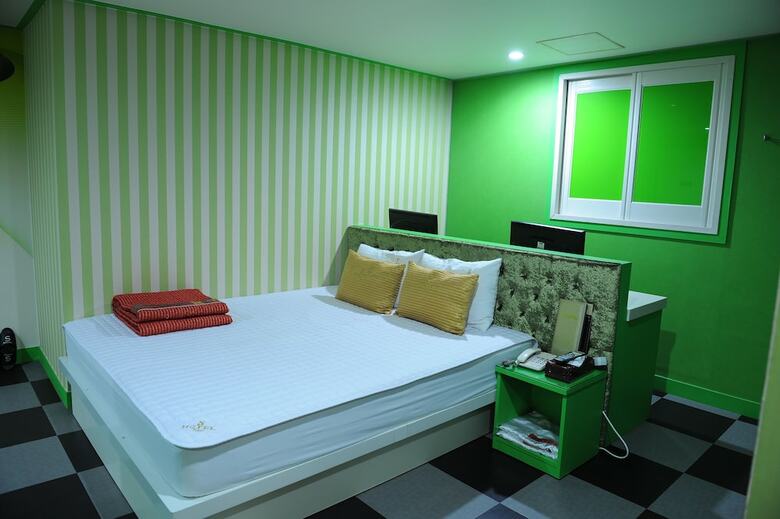 Hotel S Motel